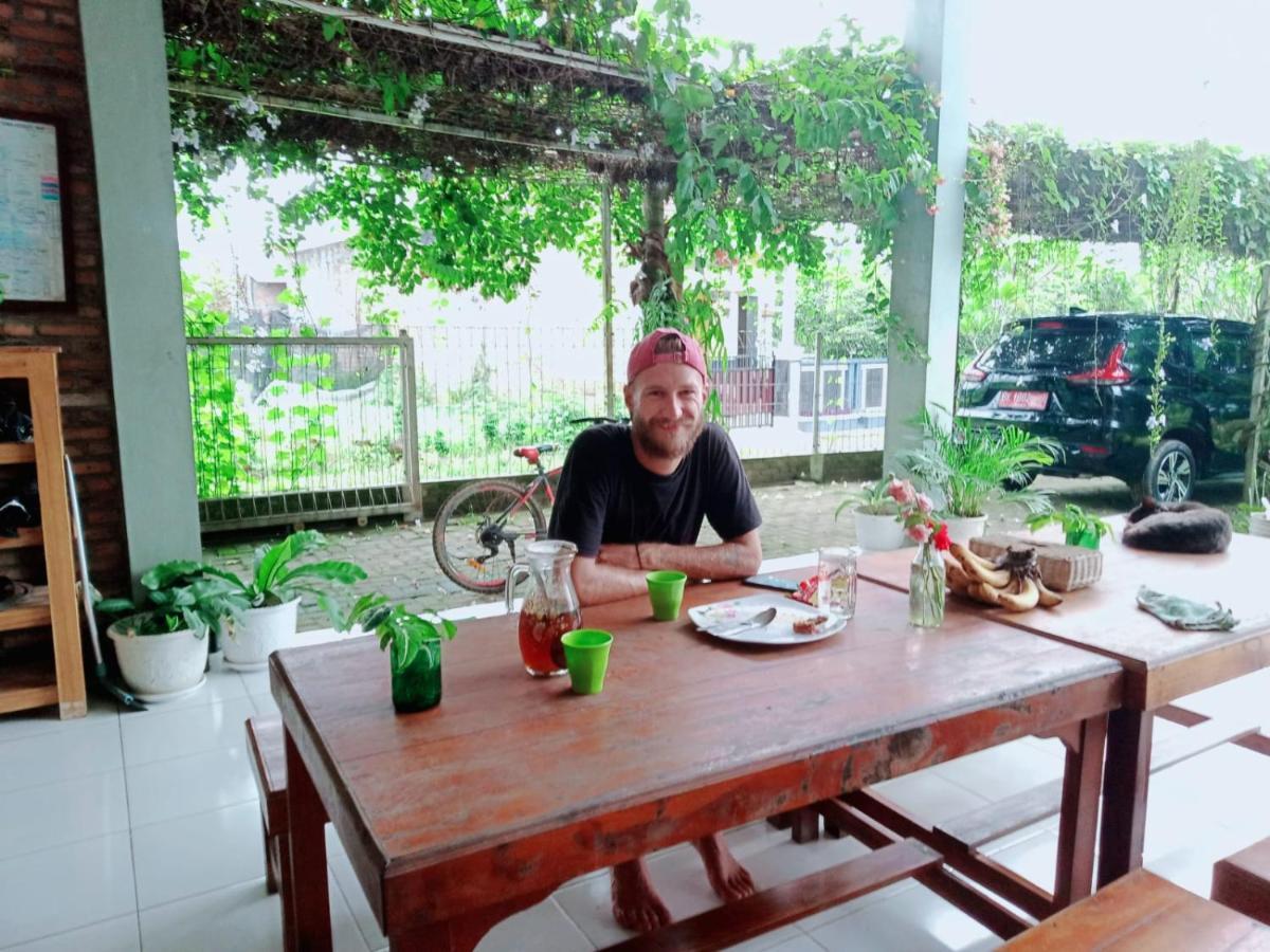 Bua Guest House Medan Exterior photo