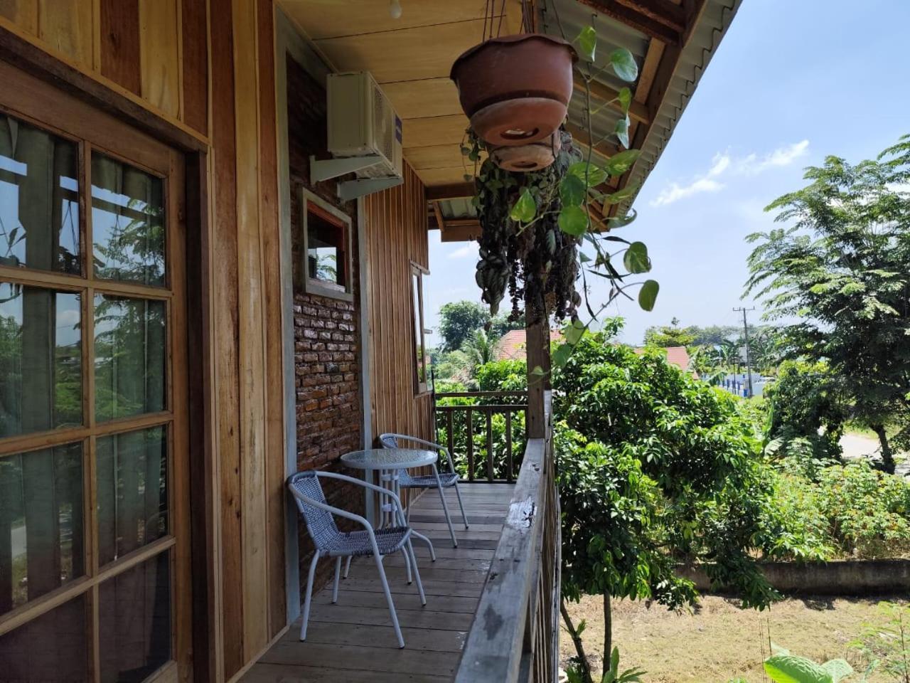 Bua Guest House Medan Exterior photo